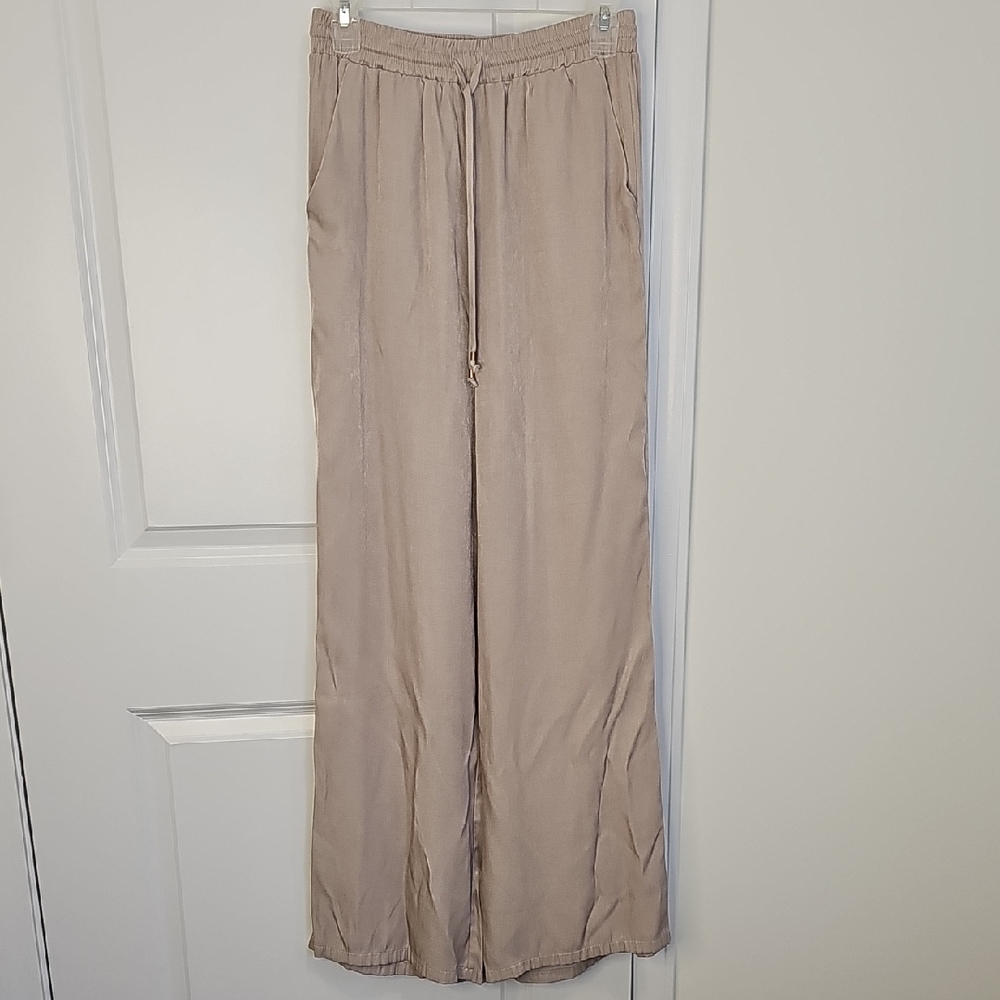 Suzanne Betro‎ Beige Elastic Waist Pants